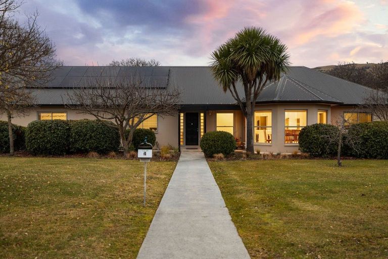 Photo of property in 4 Crawford Place, Lake Hayes, Queenstown, 9304