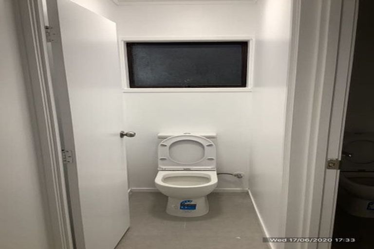 Photo of property in 12 Penruddocke Road, Half Moon Bay, Auckland, 2012