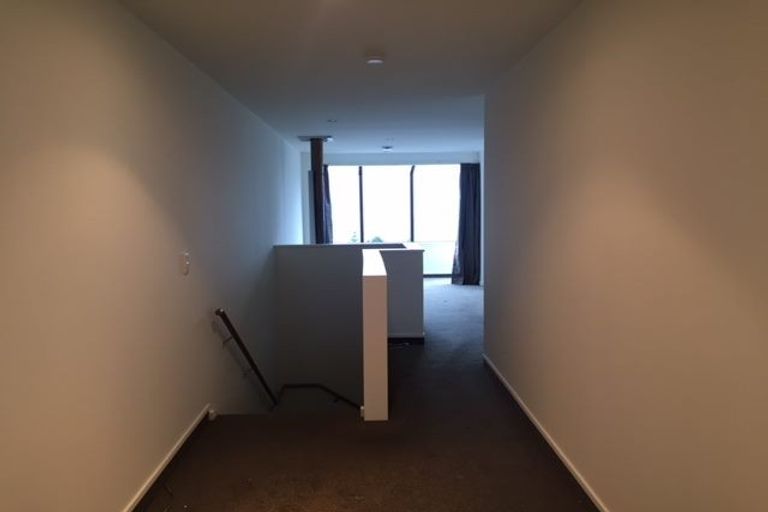 Photo of property in 17a Wynyard Crescent, Fernhill, Queenstown, 9300