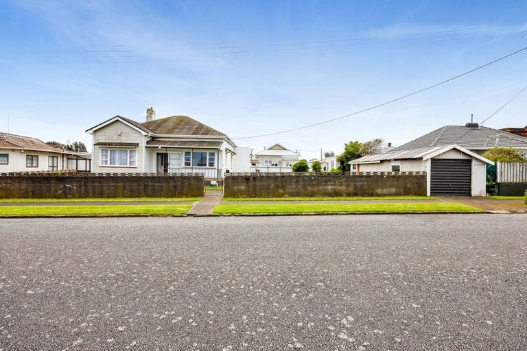 Photo of property in 6 Lincoln Street, Patea, 4520