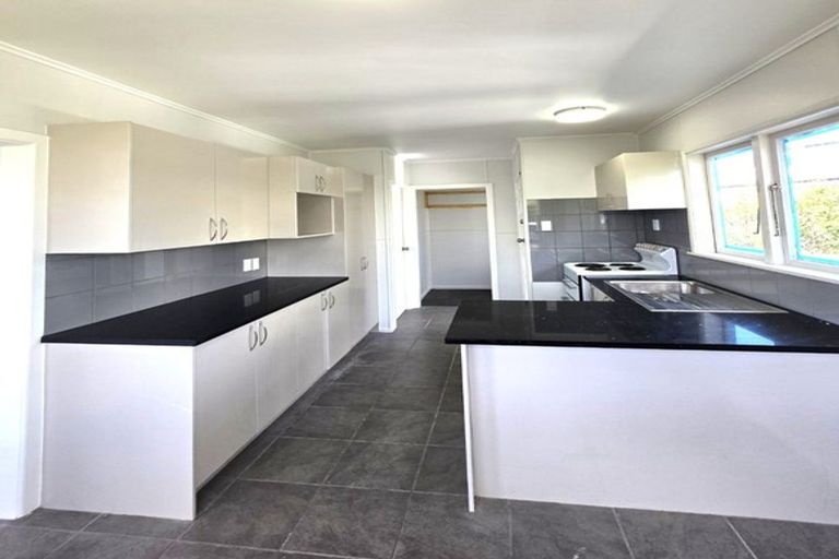 Photo of property in 21 Tranent Road, Mangere, Auckland, 2022