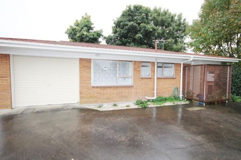 Photo of property in 42a Trentham Road, Papakura, 2110