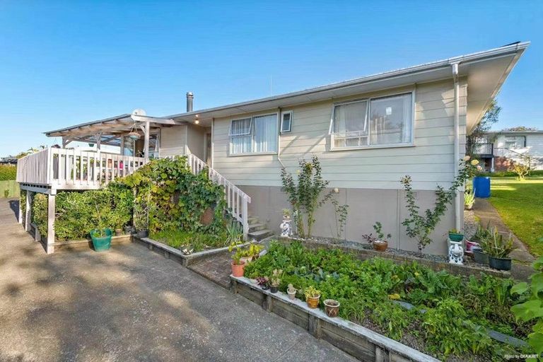 Photo of property in 29 Bellringer Road, Massey, Auckland, 0614