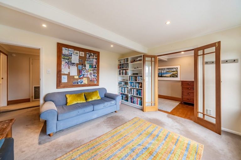 Photo of property in 42 Pretoria Road, Karaka Bays, Wellington, 6022