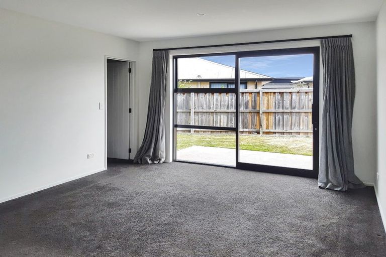 Photo of property in 6 Wyllie Place, Amberley, 7410