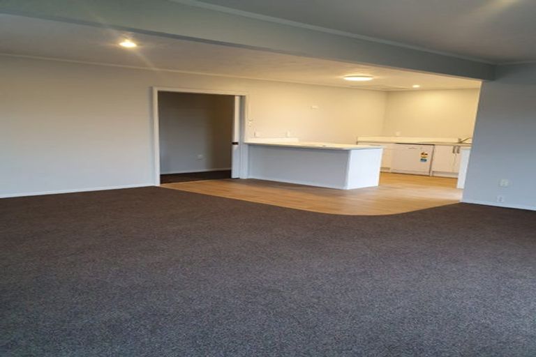 Photo of property in 113 Percy Dyett Drive, Karori, Wellington, 6012