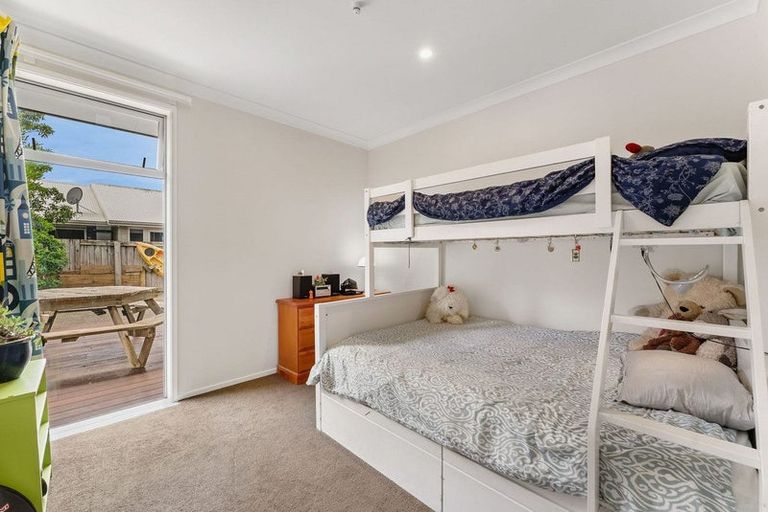 Photo of property in 44 Butterworth Crescent, Papamoa Beach, Papamoa, 3118