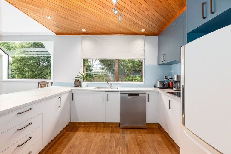 Photo of property in 31 Shackle Lane, Whitby, Porirua, 5024