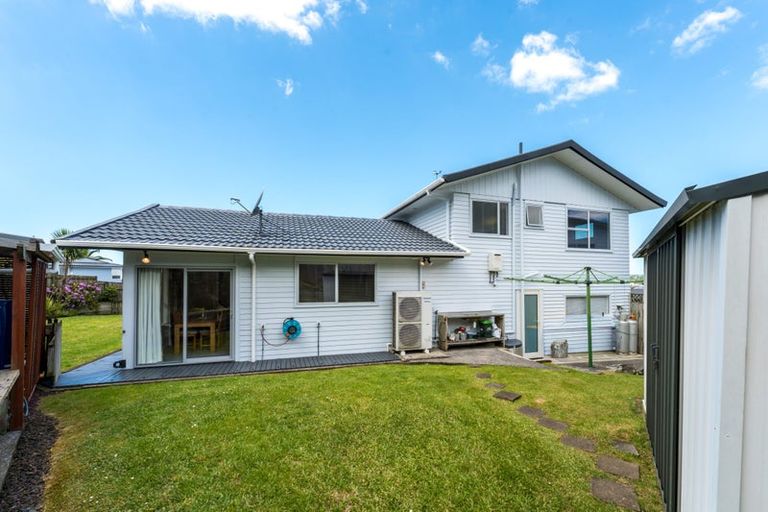 Photo of property in 17 Fitzwater Place, Henderson, Auckland, 0612