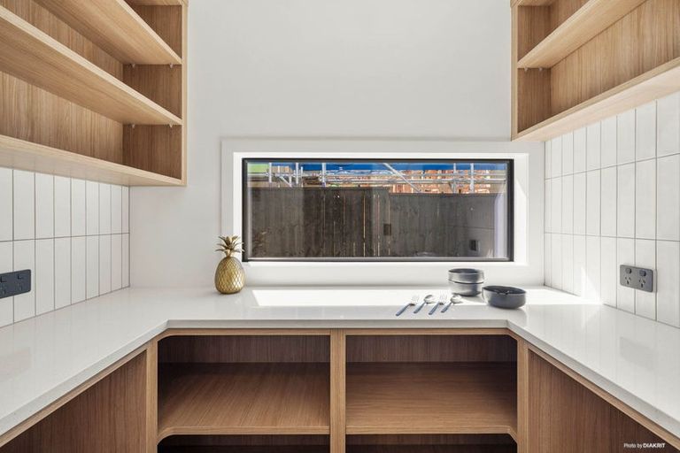 Photo of property in 100 Metoriti Crescent, Karaka, 2124