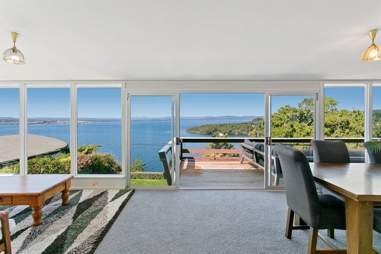 Photo of property in 43 Wakeman Road, Acacia Bay, Taupo, 3330