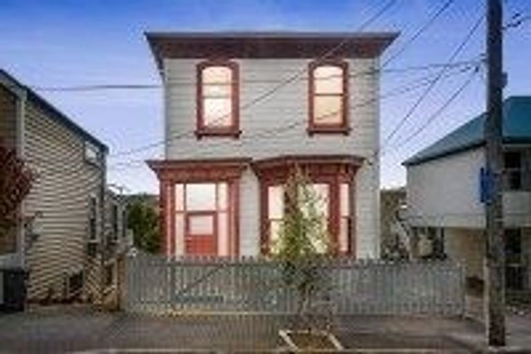 Photo of property in 60 Austin Street, Mount Victoria, Wellington, 6011
