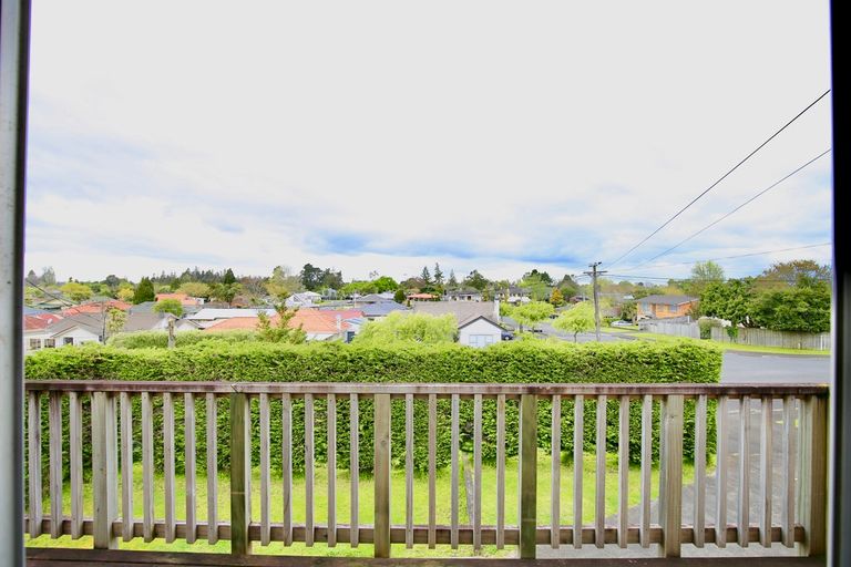 Photo of property in 18 Windsor Road, Maeroa, Hamilton, 3200