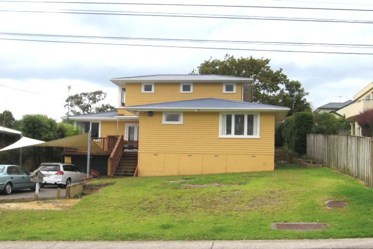 Photo of property in 76 Selwyn Crescent, Forrest Hill, Auckland, 0620