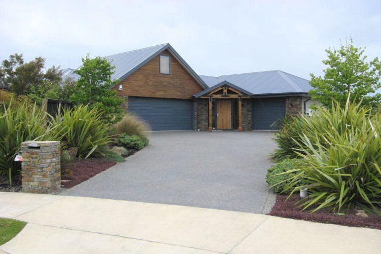 Photo of property in 32 Pewter Place, Northwood, Christchurch, 8051