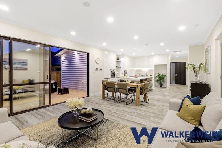 Photo of property in 19 Syd Grant Crescent, Orewa, 0931