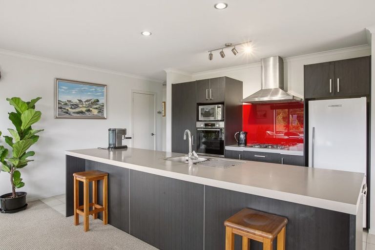 Photo of property in 142a Heta Road, Highlands Park, New Plymouth, 4312
