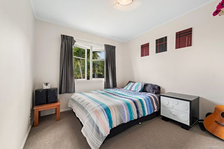 Photo of property in 18 Alma Street, Te Atatu South, Auckland, 0610