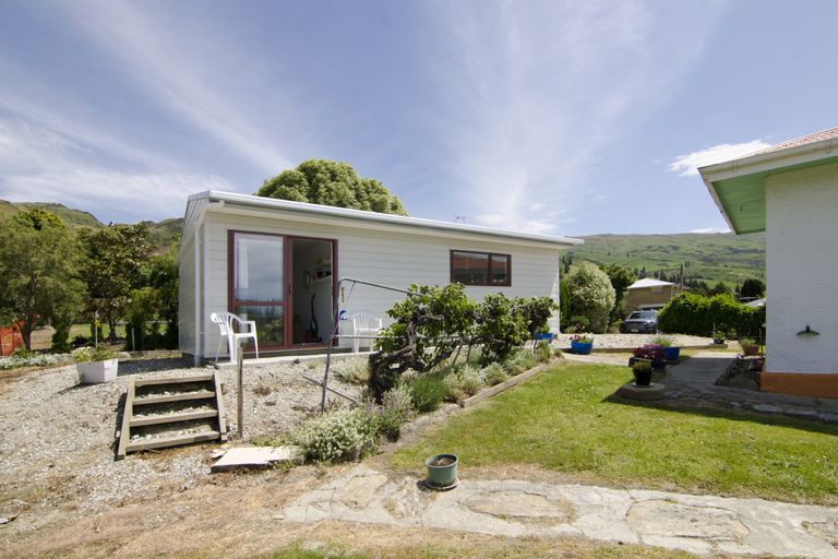 Photo of property in 4 Tweed Street, Roxburgh, 9500