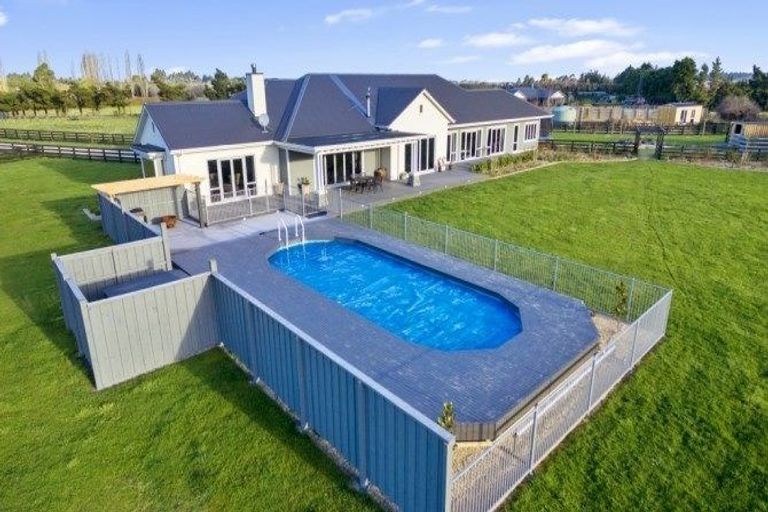 Photo of property in 643 Barkers Road, Loburn, Rangiora, 7472