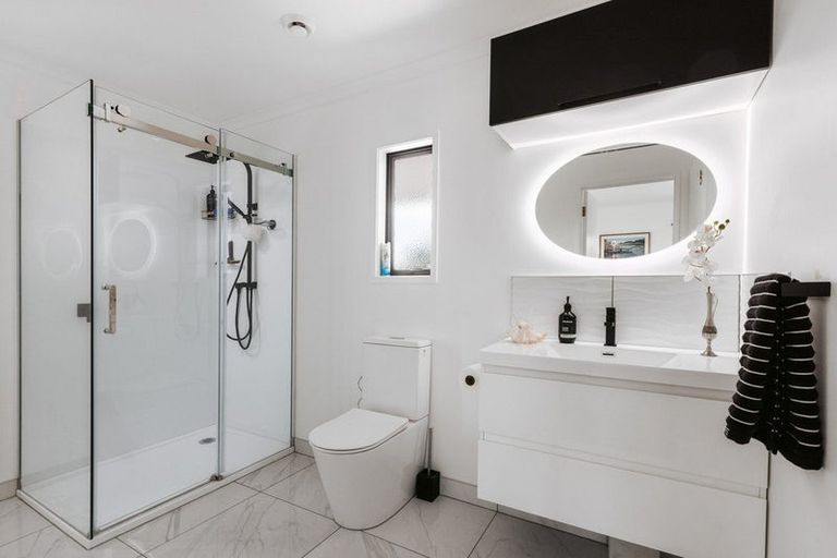 Photo of property in 36 Downing Place, Welcome Bay, Tauranga, 3112