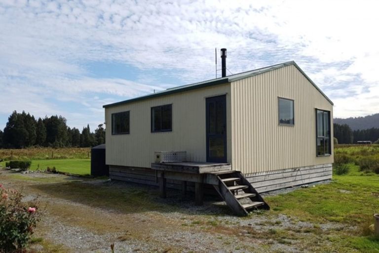 Photo of property in 751 La Fontaine Road, Harihari, 7884