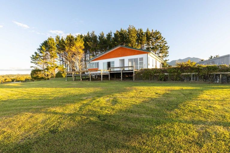 Photo of property in 1568 Carrington Road, Hurworth, New Plymouth, 4371