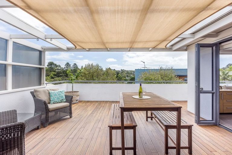 Photo of property in 2 Mizen Court, Torbay, Auckland, 0630