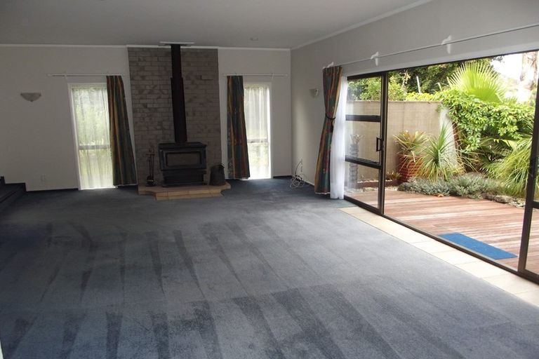Photo of property in 34 Kirton Crescent, Manurewa, Auckland, 2102