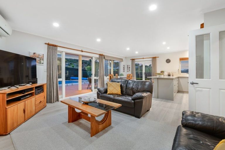 Photo of property in 14 Astor Place, Orewa, 0931