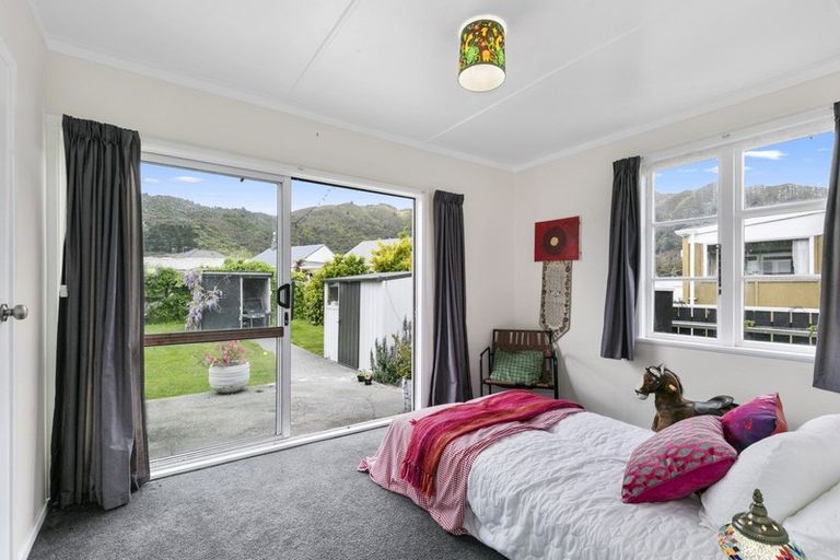 Photo of property in 16 Shearer Crescent, Naenae, Lower Hutt, 5011