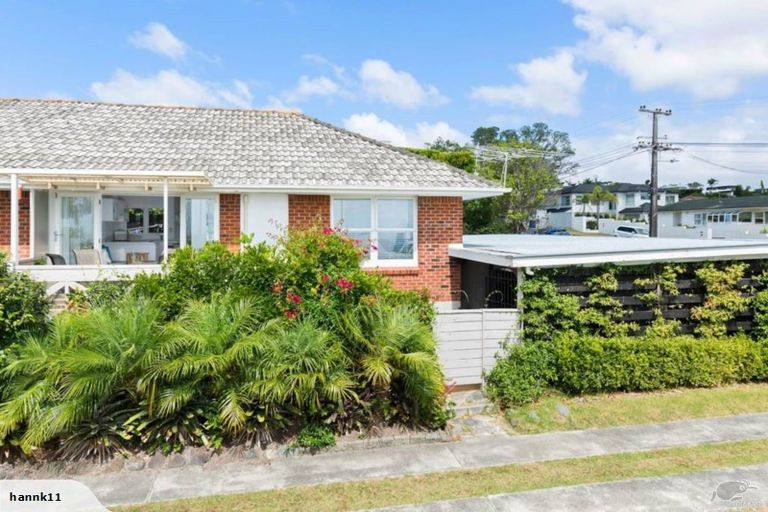 Photo of property in 1/73 Castor Bay Road, Castor Bay, Auckland, 0620