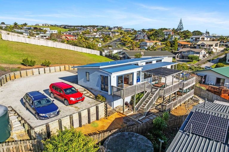 Photo of property in 26 Stratford Drive, Cable Bay, 0420
