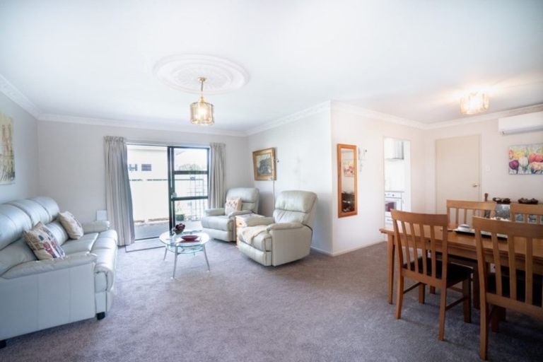 Photo of property in 11a Moore Street, West End, Palmerston North, 4412