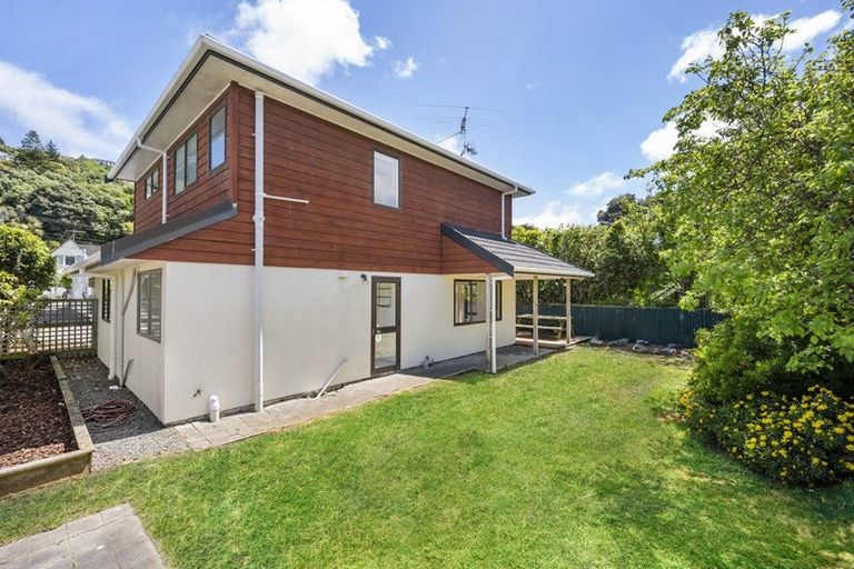 Photo of property in 29a Severn Street, Island Bay, Wellington, 6023