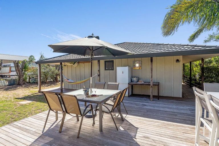 Photo of property in 106 Kowhai Avenue, Matarangi, Whitianga, 3592