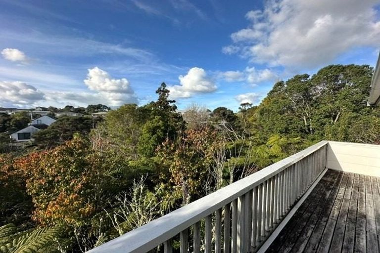 Photo of property in 2/49 Aeroview Drive, Beach Haven, Auckland, 0626