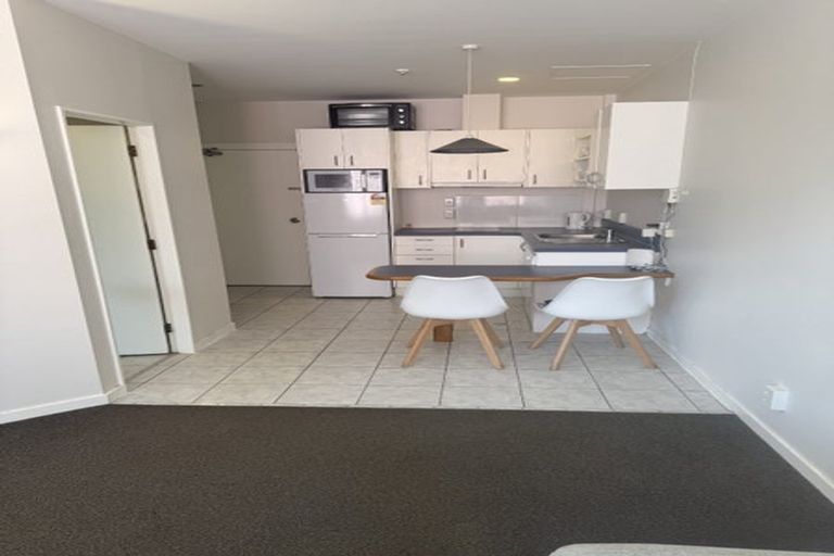 Photo of property in Terrace Tower Apartments, 1d/126 The Terrace, Wellington Central, Wellington, 6011