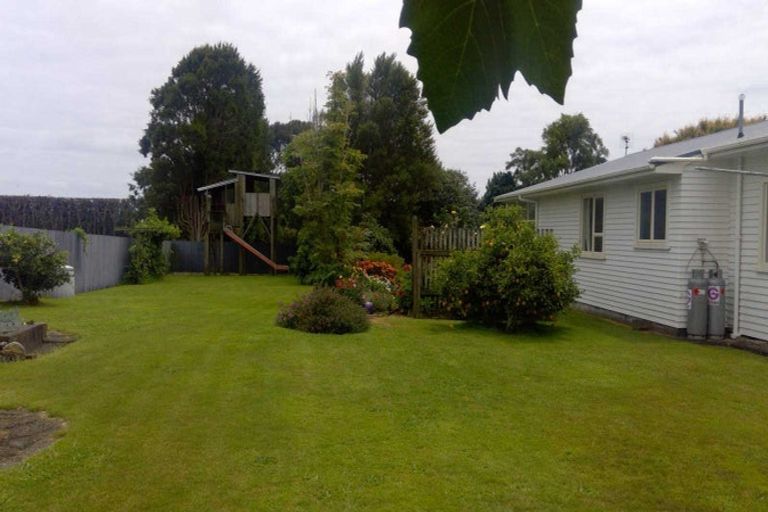 Photo of property in 18 Arthur Road, Paraite, New Plymouth, 4373