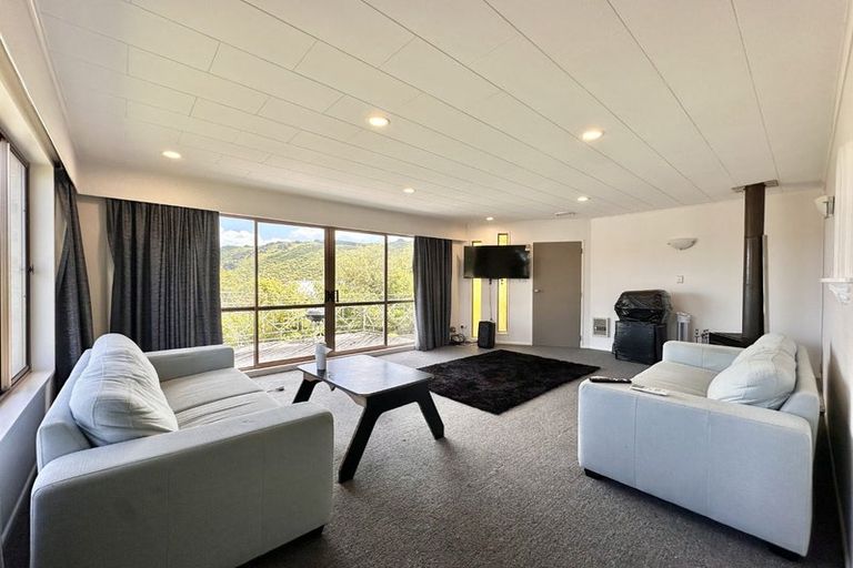 Photo of property in 5 Alleyne Court, Brown Owl, Upper Hutt, 5018