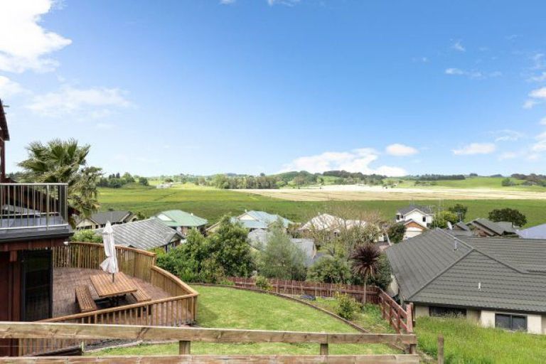 Photo of property in 22 Friesian Place, Grandview Heights, Hamilton, 3200