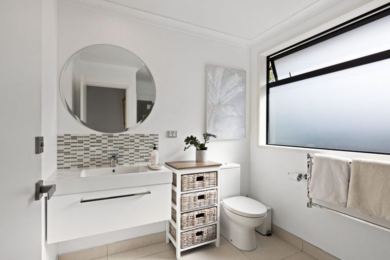 Photo of property in 23 Waldorf Crescent, Orewa, 0931