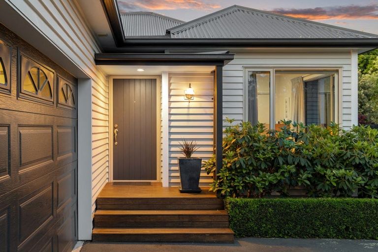 Photo of property in 40 Pitcairn Crescent, Bryndwr, Christchurch, 8053