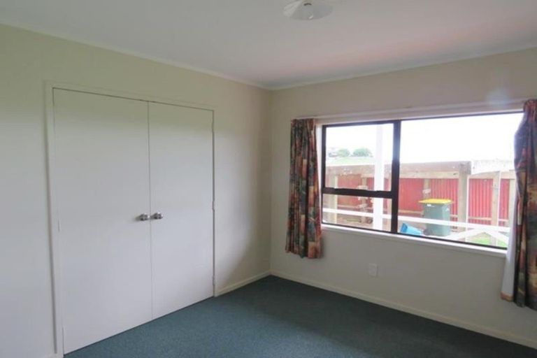 Photo of property in 627 South Road, Omata, New Plymouth, 4374