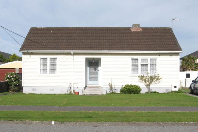 Photo of property in 18 Hall Crescent, Epuni, Lower Hutt, 5011