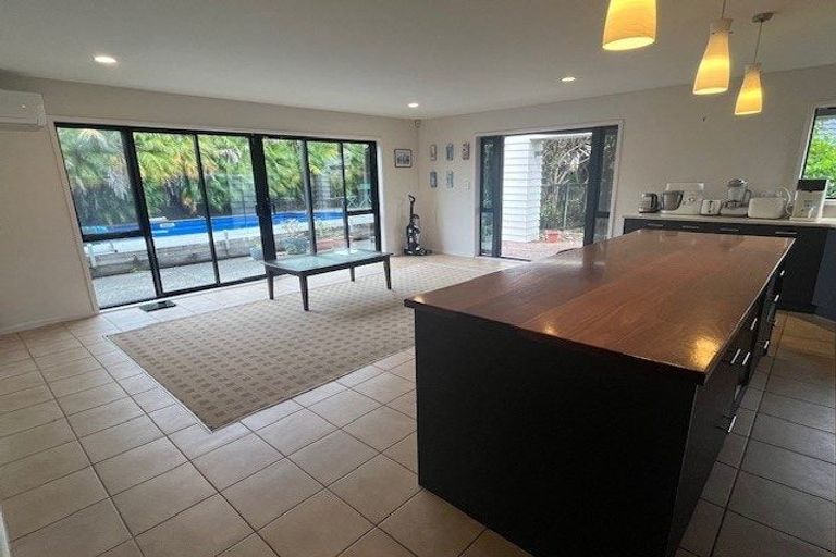 Photo of property in 62 Somerville Road, Shelly Park, Auckland, 2014