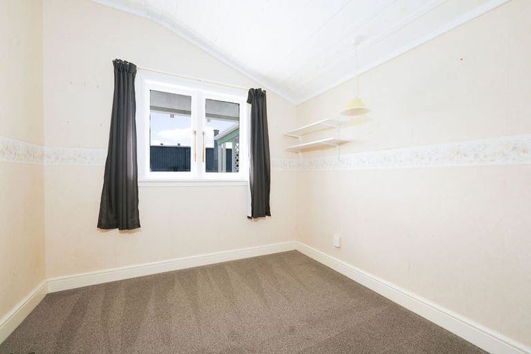Photo of property in 45 George Street, Hikurangi, 0114