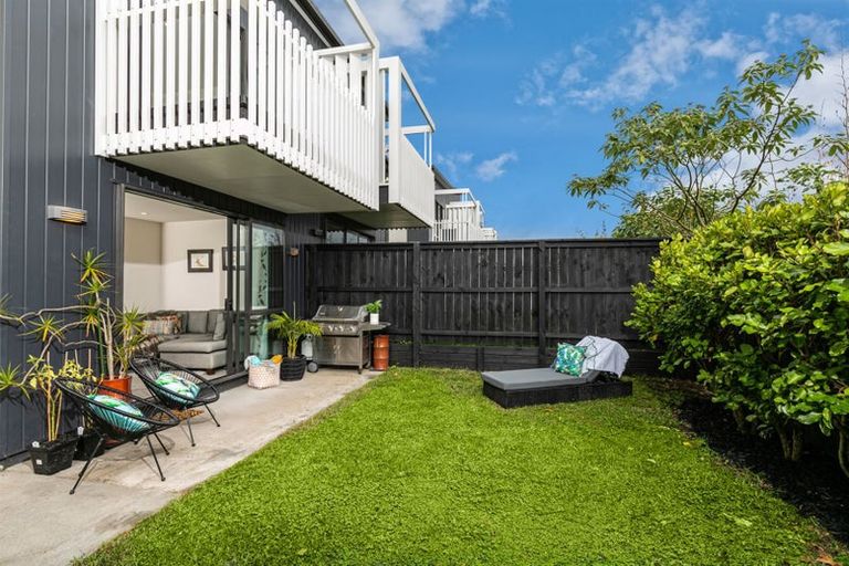 Photo of property in 21 Carder Court, Hobsonville, Auckland, 0618