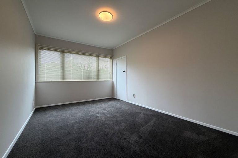 Photo of property in 95 View Road, Henderson, Auckland, 0612