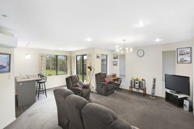 Photo of property in 9 Little Oaks Drive, Yaldhurst, Christchurch, 8042